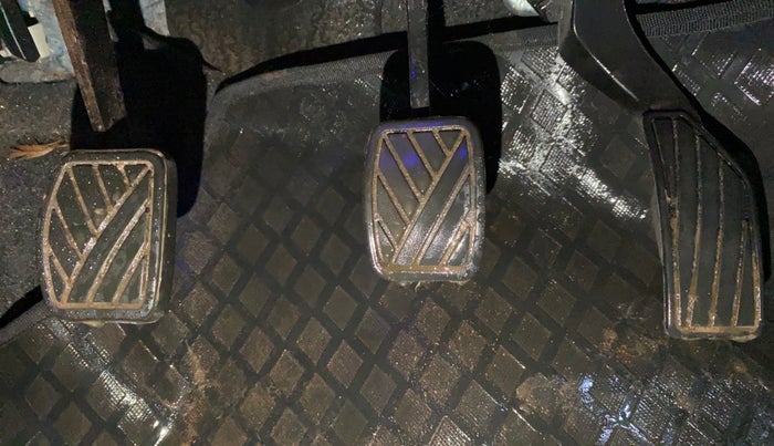 2014 Maruti Swift VXI, Petrol, Manual, 19,872 km, Pedals