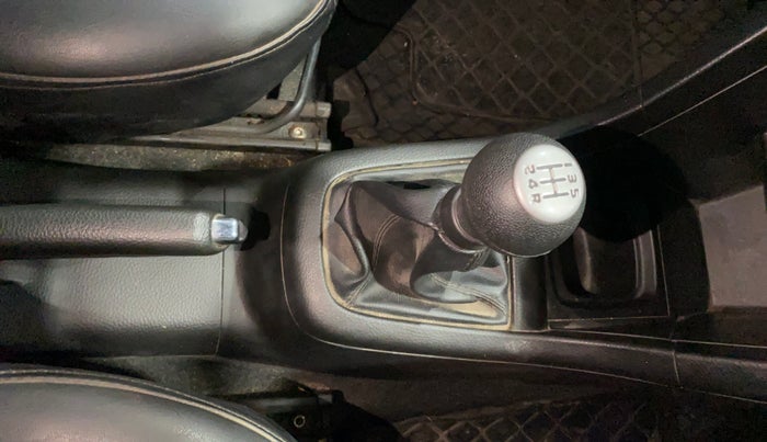 2014 Maruti Swift VXI, Petrol, Manual, 19,872 km, Gear Lever