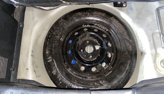 2014 Maruti Swift VXI, Petrol, Manual, 19,872 km, Spare Tyre