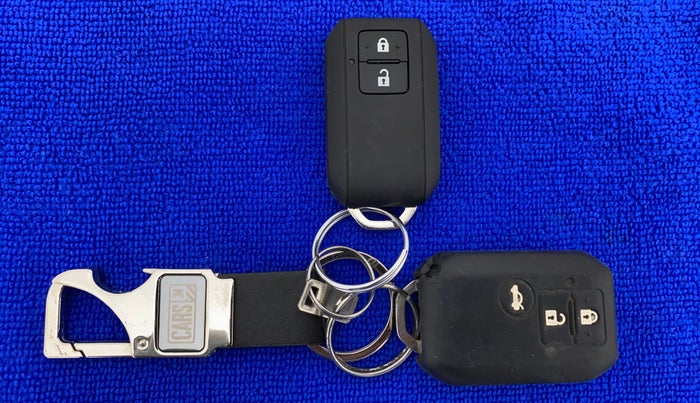 2020 Maruti Baleno ZETA PETROL 1.2, Petrol, Manual, 18,843 km, Key Close Up
