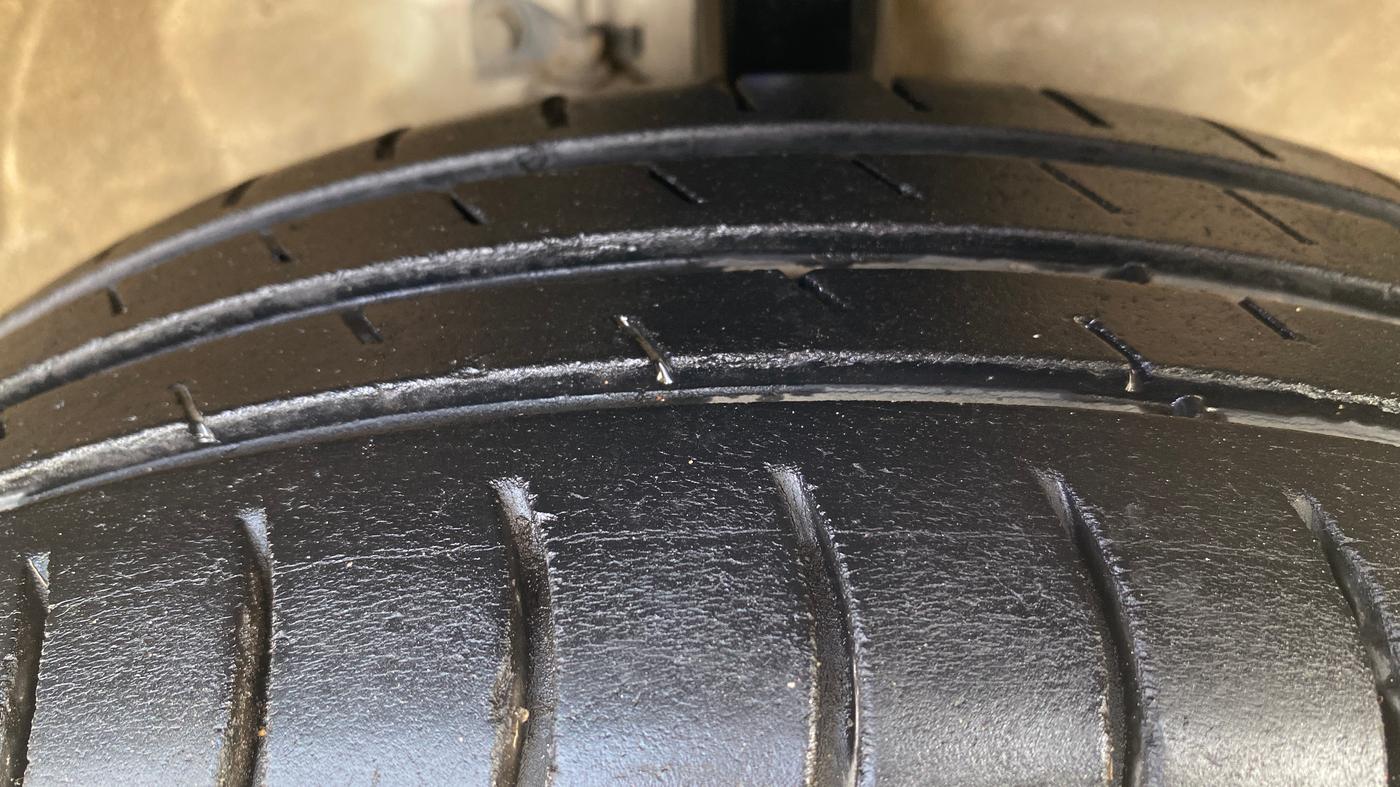 2017 Maruti Wagon R 1.0 VXI AMT, Petrol, Automatic, 79,458 km, Right Front Tyre Tread