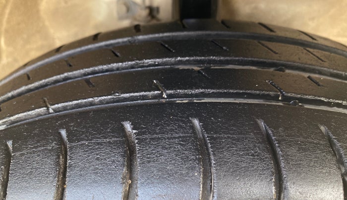 2017 Maruti Wagon R 1.0 VXI AMT, Petrol, Automatic, 79,458 km, Right Front Tyre Tread