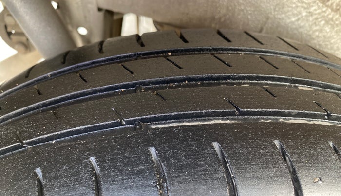 2017 Maruti Wagon R 1.0 VXI AMT, Petrol, Automatic, 79,458 km, Right Rear Tyre Tread