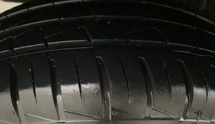 2024 Renault Kwid RXT 1.0 AMT, Petrol, Automatic, 4,535 km, Right Rear Tyre Tread