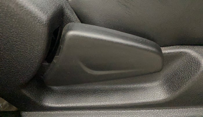 2024 Renault Kwid RXT 1.0 AMT, Petrol, Automatic, 4,535 km, Driver Side Adjustment Panel