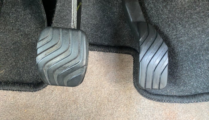 2024 Renault Kwid RXT 1.0 AMT, Petrol, Automatic, 4,535 km, Pedals