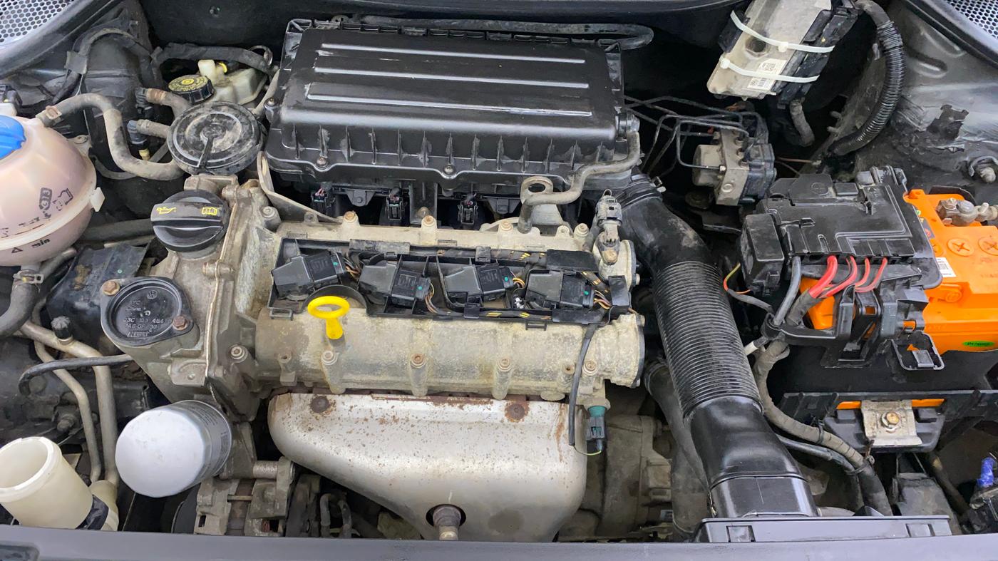 2015 Volkswagen Vento COMFORTLINE 1.6, Petrol, Manual, 45,335 km, Engine View