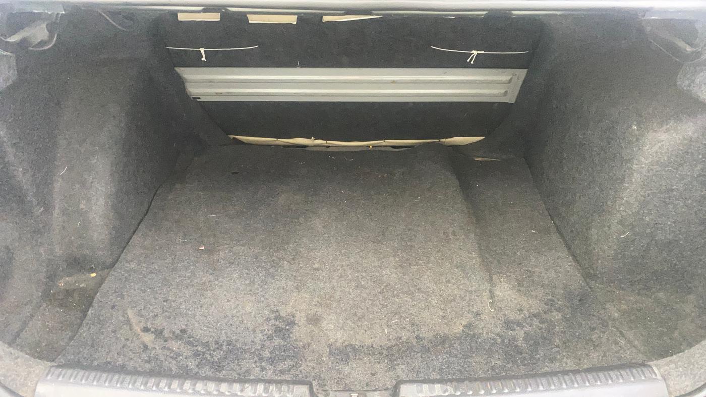 2015 Volkswagen Vento COMFORTLINE 1.6, Petrol, Manual, 45,335 km, Boot Inside