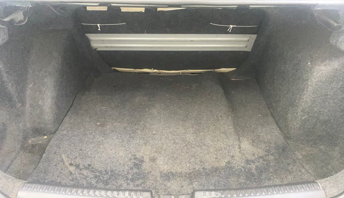 2015 Volkswagen Vento COMFORTLINE 1.6, Petrol, Manual, 45,326 km, Boot Inside