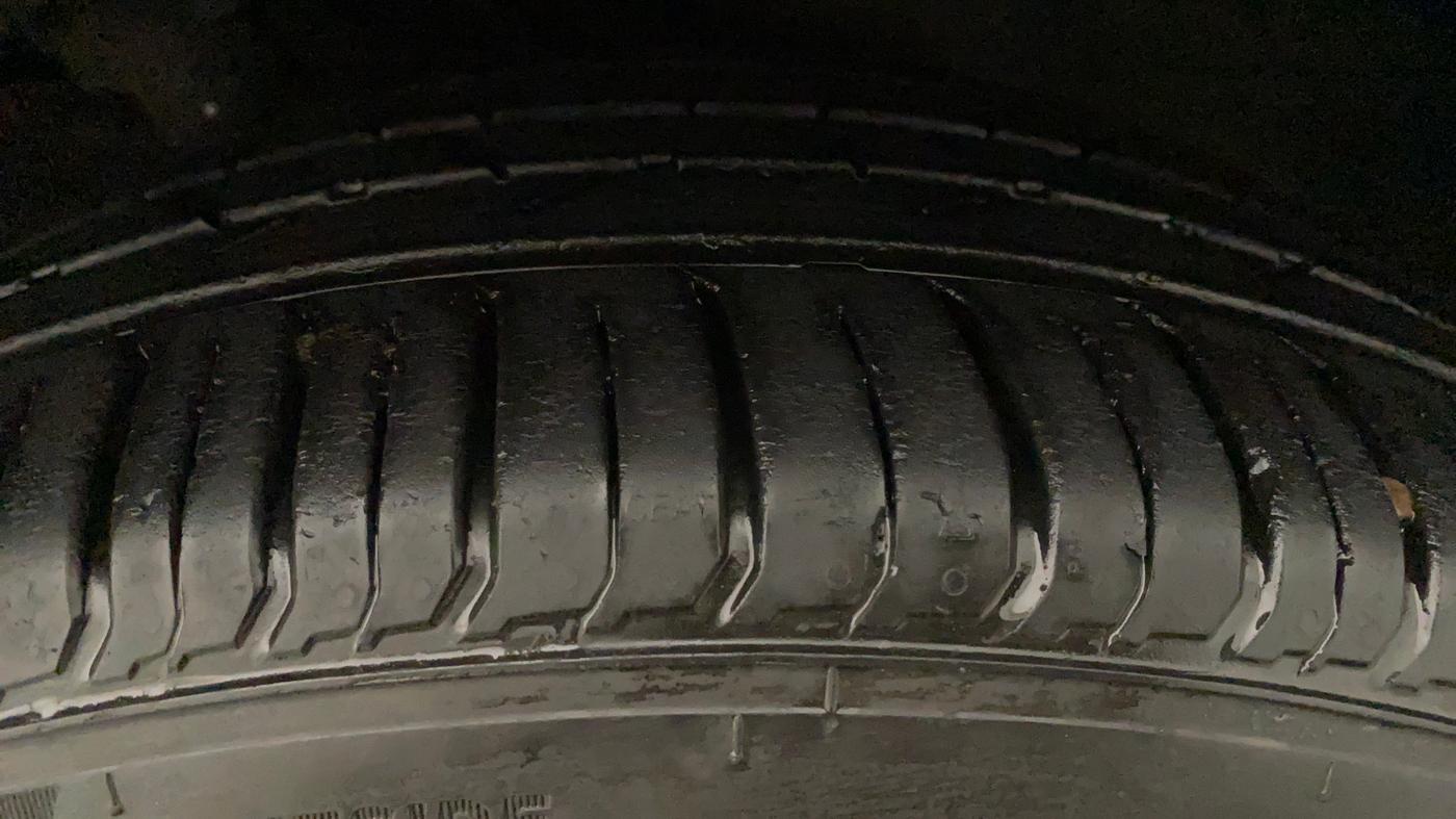 2021 Hyundai VENUE SX 1.0 (O) TURBO, Petrol, Manual, 10,109 km, Right Rear Tyre Tread
