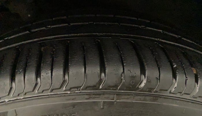 2021 Hyundai VENUE SX 1.0 (O) TURBO, Petrol, Manual, 10,109 km, Right Rear Tyre Tread