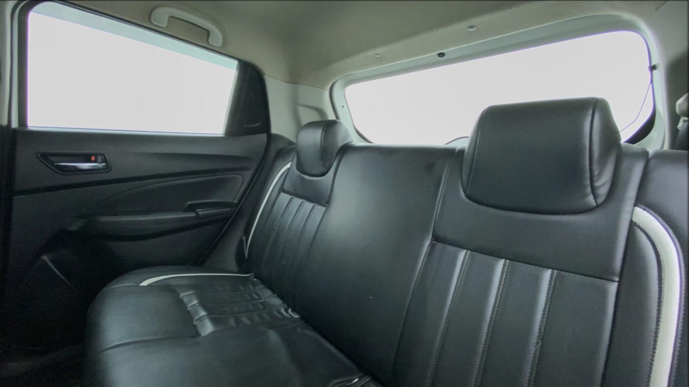 2018 Maruti Swift VDI, Diesel, Manual, 46,221 km, Right Side Door Cabin View