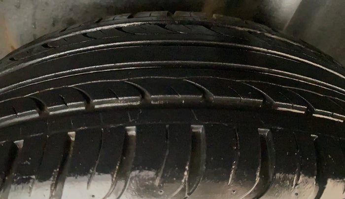 2013 Volkswagen Polo HIGHLINE DIESEL, Diesel, Manual, 83,205 km, Left Rear Tyre Tread