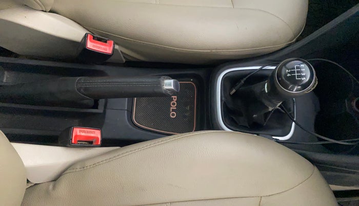 2013 Volkswagen Polo HIGHLINE DIESEL, Diesel, Manual, 83,205 km, Gear Lever