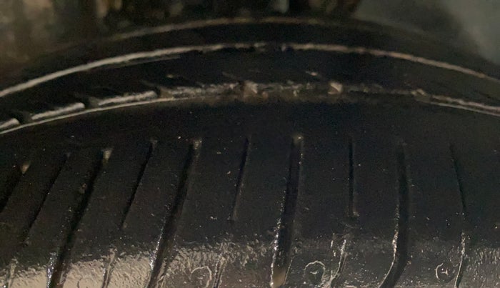 2013 Volkswagen Polo HIGHLINE DIESEL, Diesel, Manual, 83,205 km, Right Front Tyre Tread
