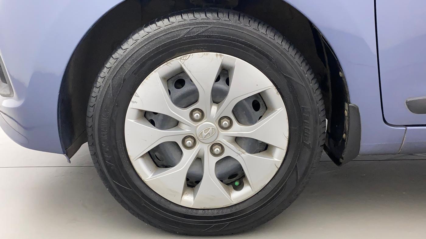 2016 Hyundai Xcent S AT 1.2, Petrol, Automatic, 1,22,520 km, Left Front Wheel