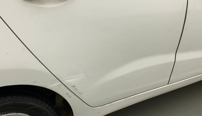 2018 Hyundai Xcent S 1.2, CNG, Manual, 1,19,547 km, Right rear door - Minor scratches