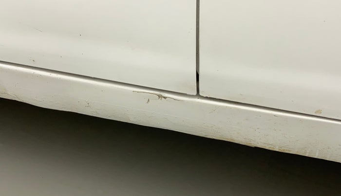 2018 Hyundai Xcent S 1.2, CNG, Manual, 1,19,547 km, Left running board - Paint has minor damage