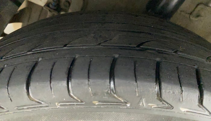 2018 Hyundai Xcent S 1.2, CNG, Manual, 1,19,547 km, Right Rear Tyre Tread