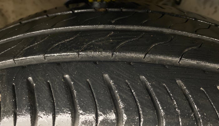 2016 Nissan Micra XV CVT, Petrol, Automatic, 71,750 km, Right Front Tyre Tread