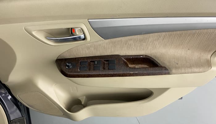 2015 Maruti Ertiga ZDI, Diesel, Manual, 68,351 km, Driver Side Door Panels Control