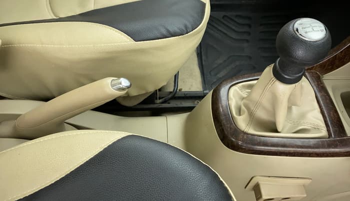2015 Maruti Ertiga ZDI, Diesel, Manual, 68,351 km, Gear Lever