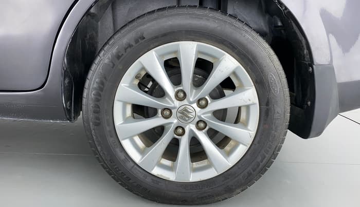 2015 Maruti Ertiga ZDI, Diesel, Manual, 68,351 km, Left Rear Wheel