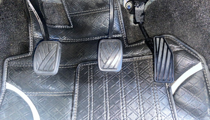 2016 Maruti Baleno DELTA PETROL 1.2, Petrol, Manual, 1,01,654 km, Pedals