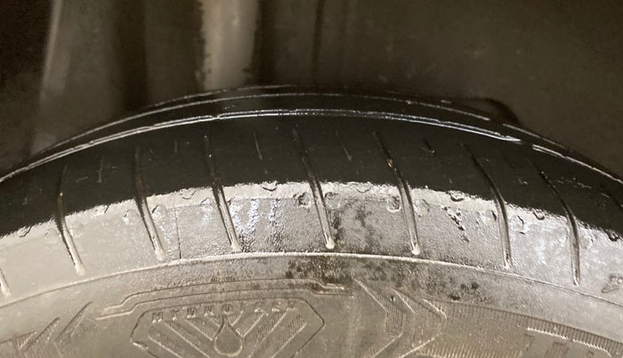 2015 Ford New Figo TREND 1.2 PETROL, Petrol, Manual, 91,848 km, Right Rear Tyre Tread