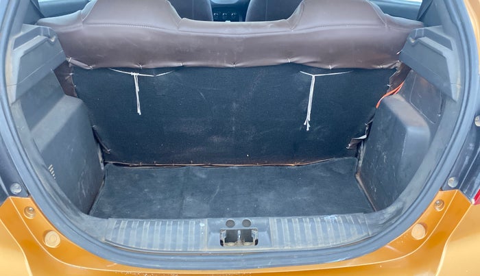 2015 Ford New Figo TREND 1.2 PETROL, Petrol, Manual, 91,848 km, Boot Inside