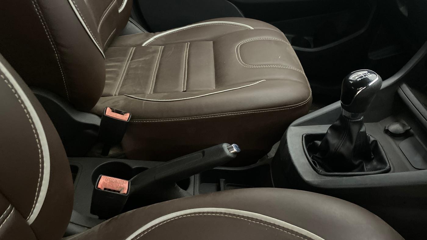 2015 Ford New Figo TREND 1.2 PETROL, Petrol, Manual, 91,848 km, Gear Lever