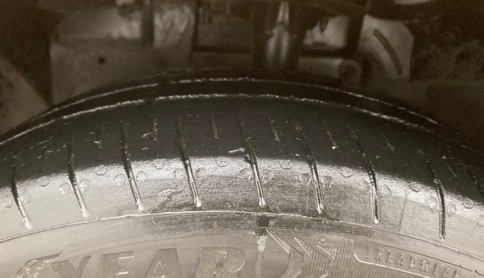 2015 Ford New Figo TREND 1.2 PETROL, Petrol, Manual, 91,848 km, Left Front Tyre Tread