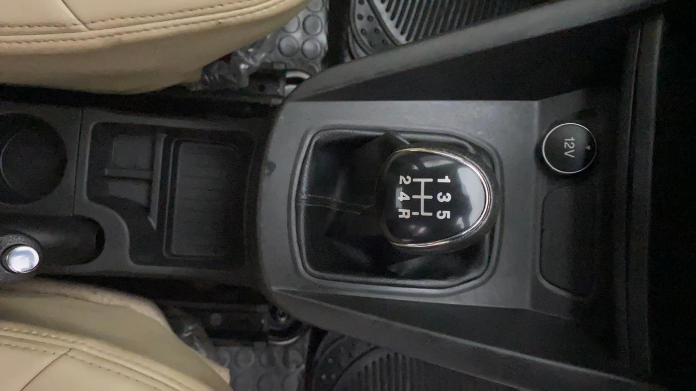 2019 Ford Figo Aspire TREND 1.2 PETROL, Petrol, Manual, 70,565 km, Gear Lever