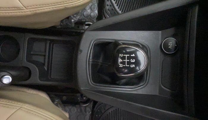 2019 Ford Figo Aspire TREND 1.2 PETROL, Petrol, Manual, 70,565 km, Gear Lever