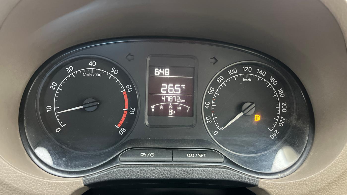 2015 Skoda Rapid 1.6 MPI ACTIVE, Petrol, Manual, 47,871 km, Odometer Image