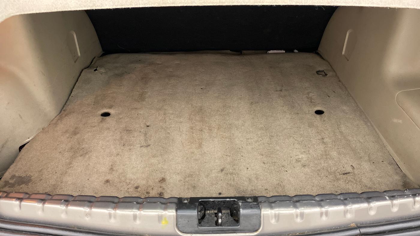 2015 Nissan Terrano XL 85 PS DEISEL, Diesel, Manual, 83,412 km, Boot Inside