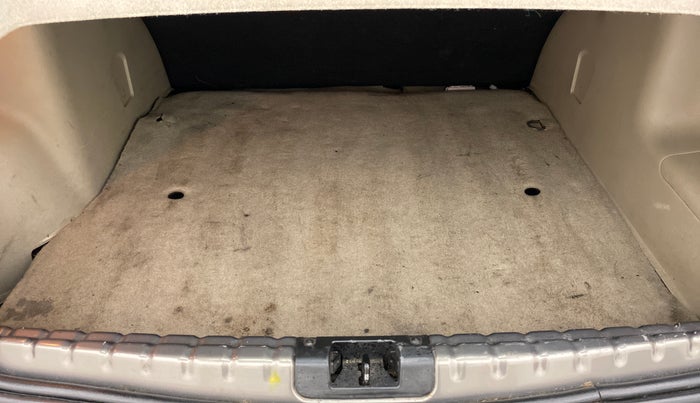 2015 Nissan Terrano XL 85 PS DEISEL, Diesel, Manual, 83,412 km, Boot Inside