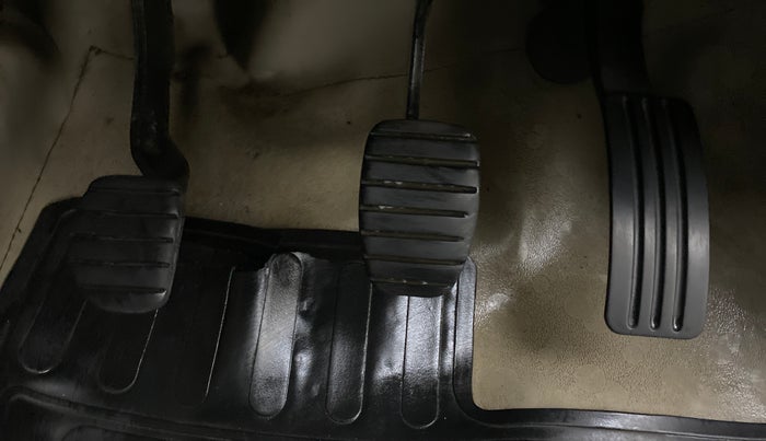 2015 Nissan Terrano XL 85 PS DEISEL, Diesel, Manual, 83,412 km, Pedals