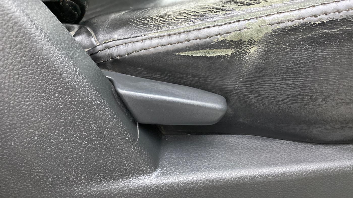 2015 Nissan Terrano XL 85 PS DEISEL, Diesel, Manual, 83,412 km, Driver Side Adjustment Panel