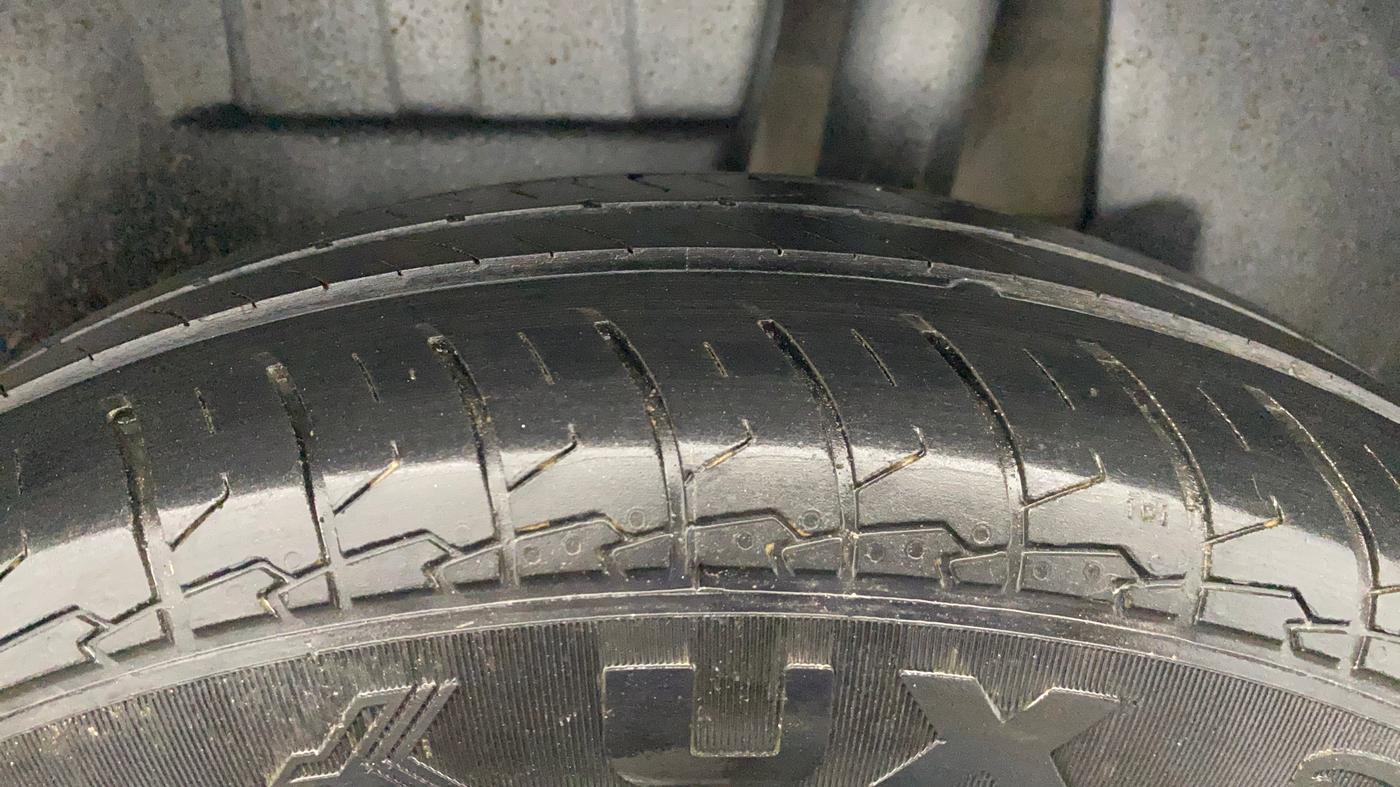 2024 Maruti Dzire VXi, Petrol, Manual, 32,680 km, Left Rear Tyre Tread