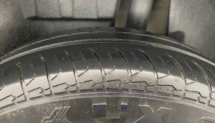 2024 Maruti Dzire VXi, Petrol, Manual, 32,672 km, Left Rear Tyre Tread