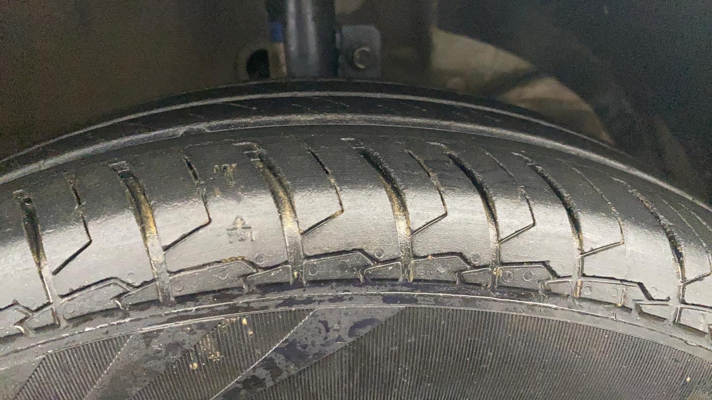 2024 Maruti Dzire VXi, Petrol, Manual, 32,680 km, Right Front Tyre Tread