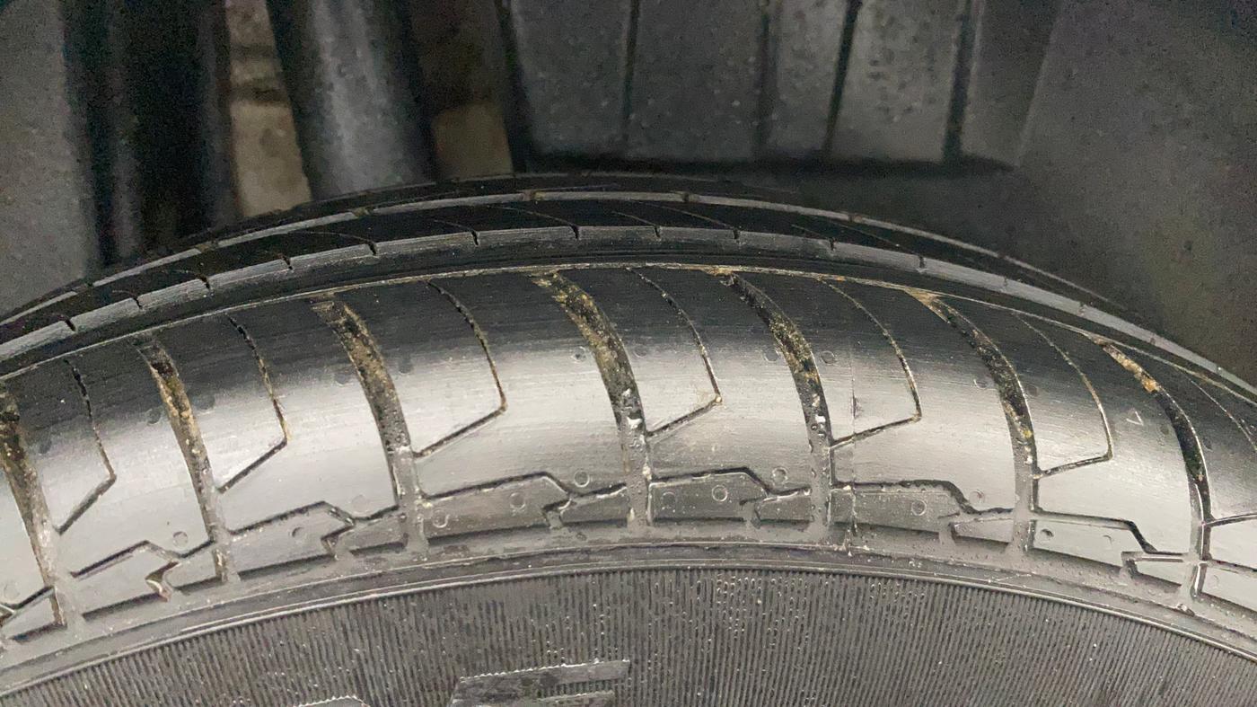 2024 Maruti Dzire VXi, Petrol, Manual, 32,680 km, Right Rear Tyre Tread
