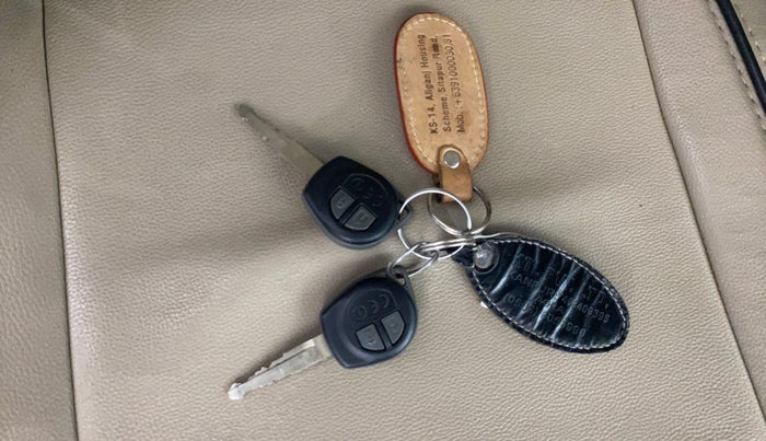 2024 Maruti Dzire VXi, Petrol, Manual, 32,672 km, Key Close Up