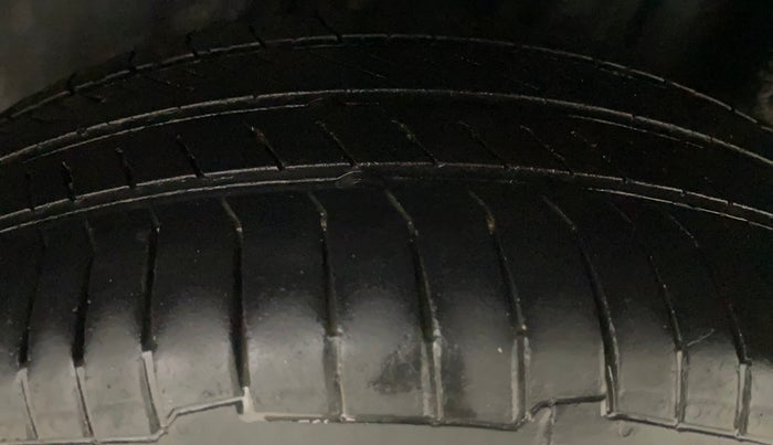 2016 Skoda Rapid 1.5 TDI CR STYLE PLUS AT, Diesel, Automatic, 1,05,843 km, Left Rear Tyre Tread