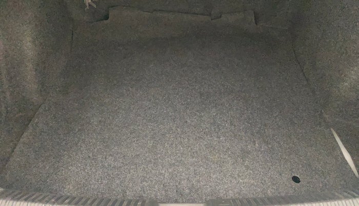 2016 Skoda Rapid 1.5 TDI CR STYLE PLUS AT, Diesel, Automatic, 1,05,843 km, Boot Inside