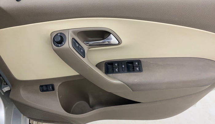 2016 Skoda Rapid 1.5 TDI CR STYLE PLUS AT, Diesel, Automatic, 1,05,843 km, Driver Side Door Panels Control