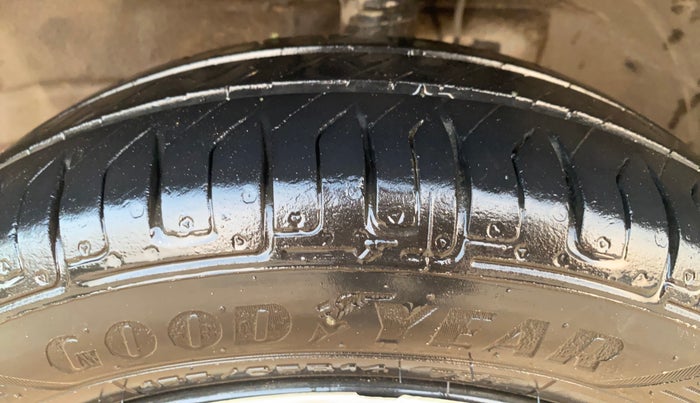 2015 Maruti Wagon R 1.0 VXI, Petrol, Manual, 29,005 km, Left Front Tyre Tread