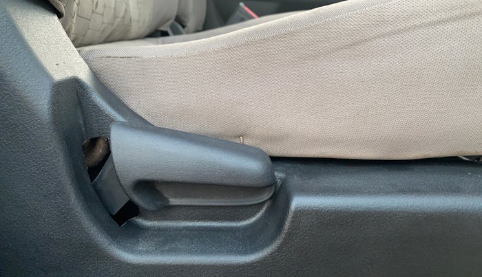 2015 Maruti Wagon R 1.0 VXI, Petrol, Manual, 29,005 km, Driver Side Adjustment Panel