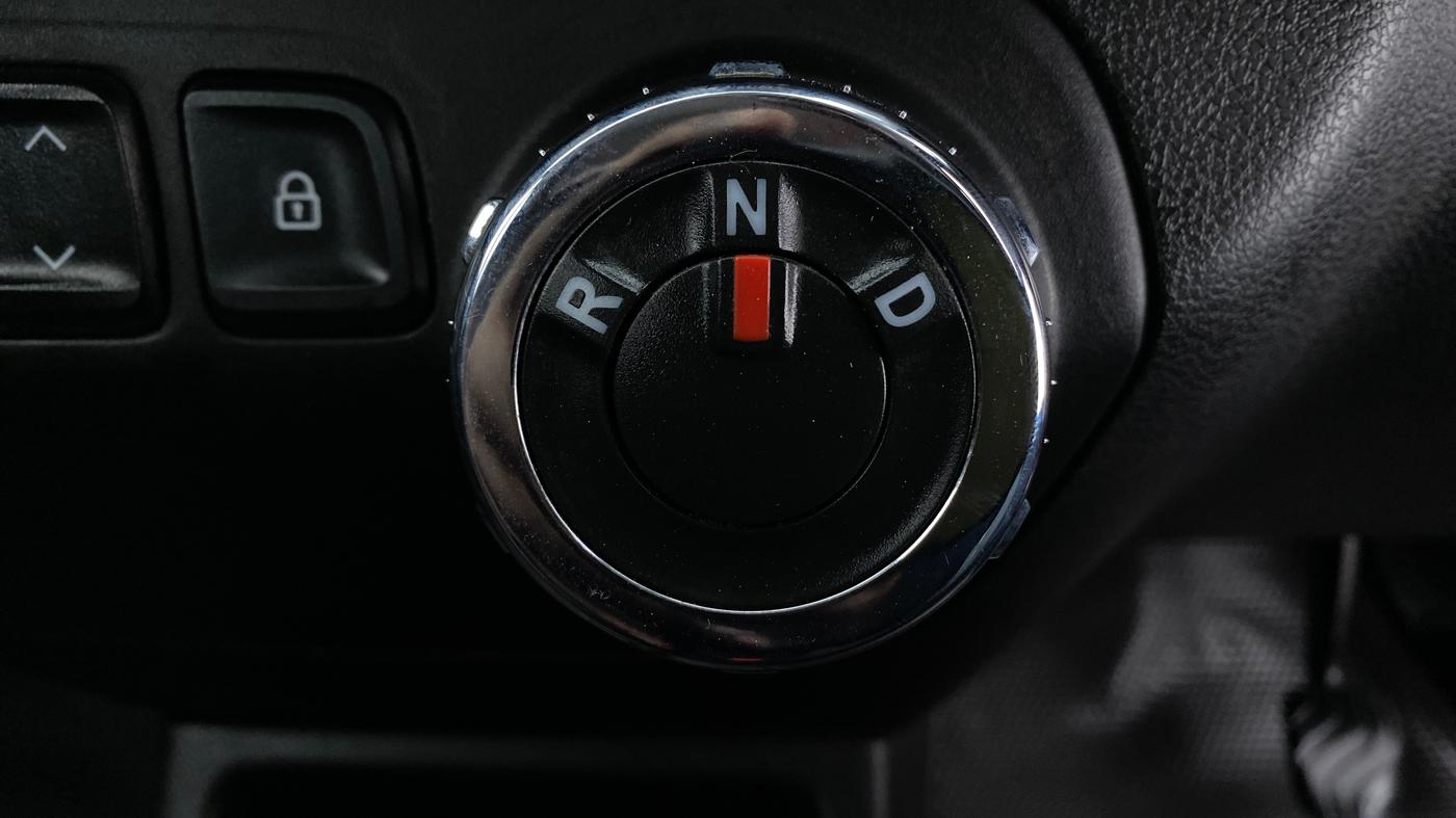 2018 Renault Kwid RXT 1.0 EASY-R AT OPTION, Petrol, Automatic, 32,022 km, Gear Lever